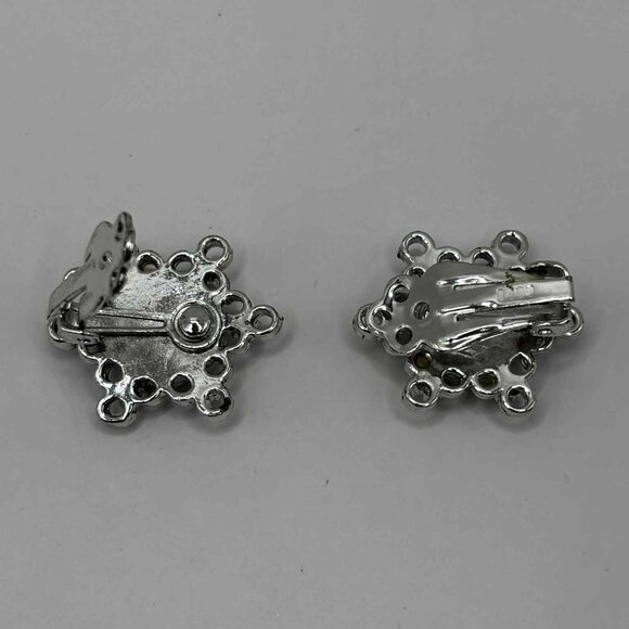 Vintage Cameo Clip-on Earrings - Coro - Picture 2 of 4